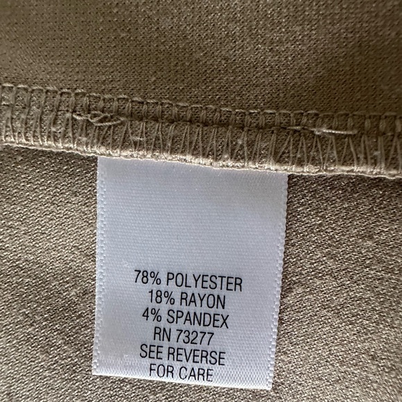 APT light weight jacket. Size M. - Picture 7 of 7